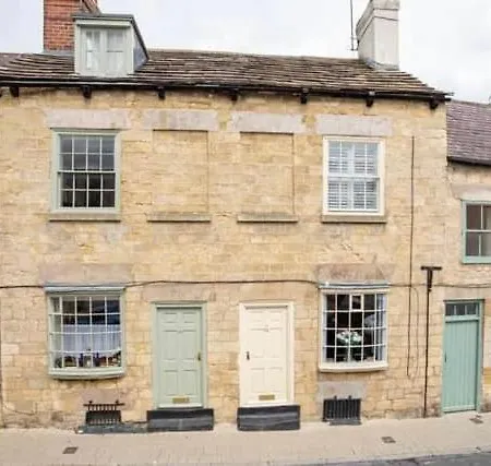 Castle Yard * Knaresborough